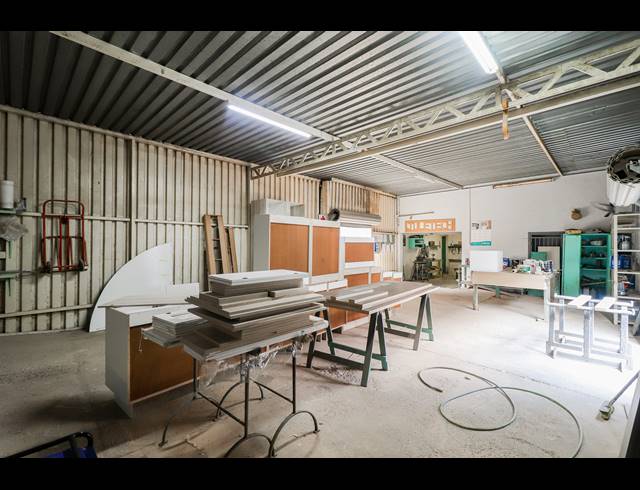 480M² FACTORY FOR SALE IN THE HILL